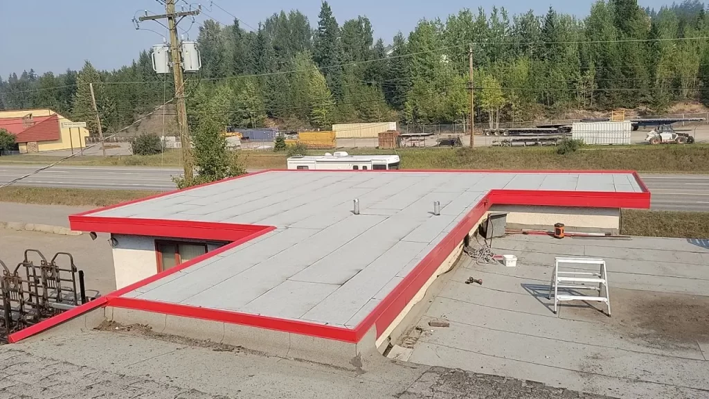 Commercial building with a flat roof